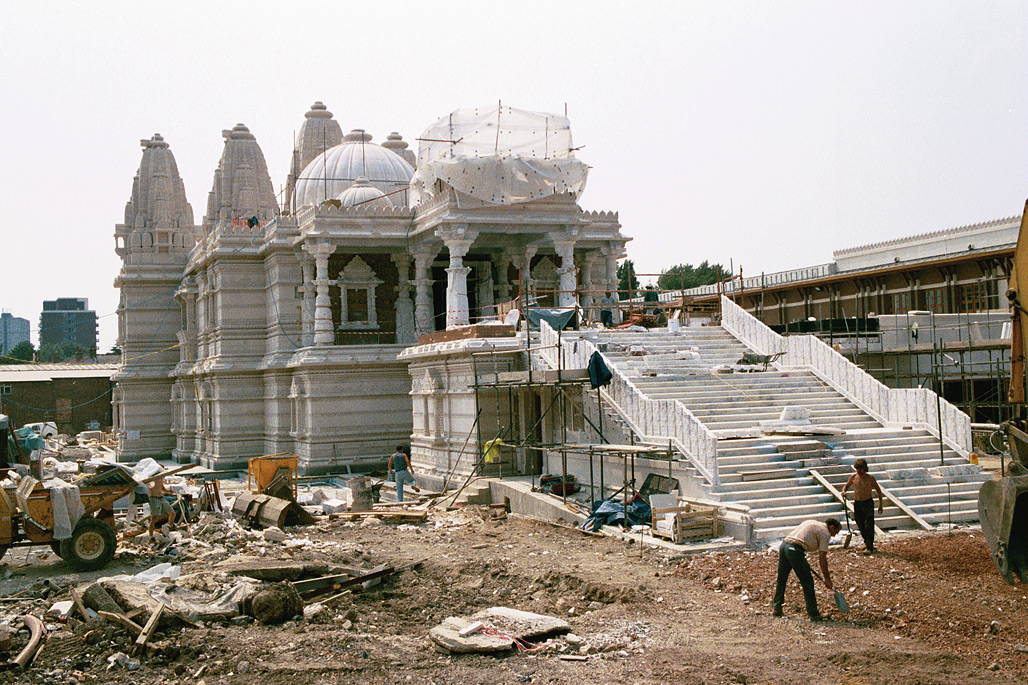 सार्वजनिक मंदिरों का जीर्णोद्धार एवं रखरखाव